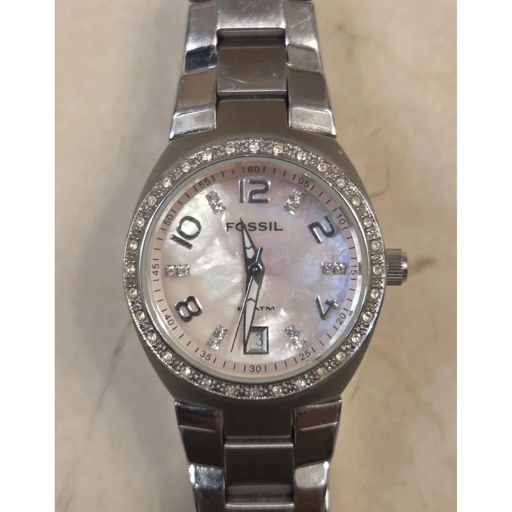 Women's Fossil Watch Mother-of-pearl Dial Gem-set Bezel Analog 7